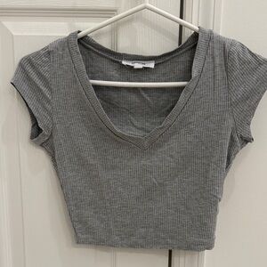 Gray Ribbed V-Neck Crop Top. Size small